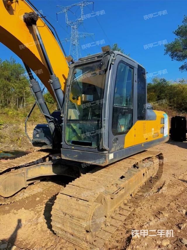 駕駛室整體（整機外觀）