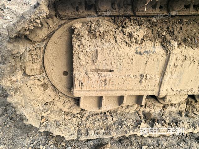 左驅(qū)動輪（行走機構(gòu)）