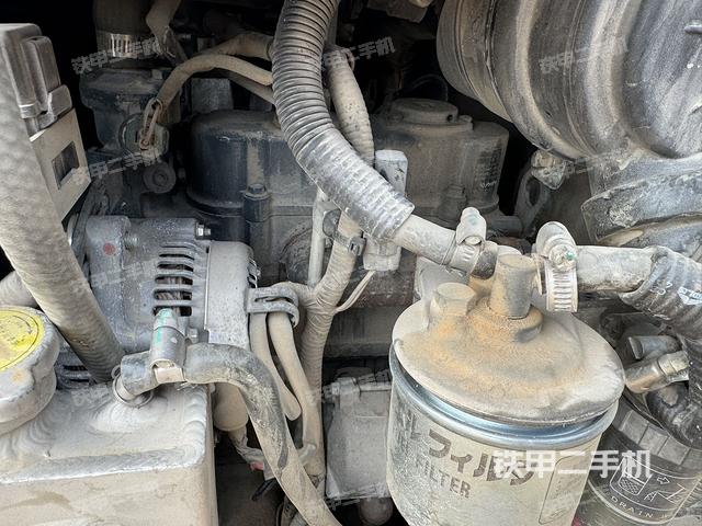 液壓泵艙室正面整體（整機(jī)外觀）