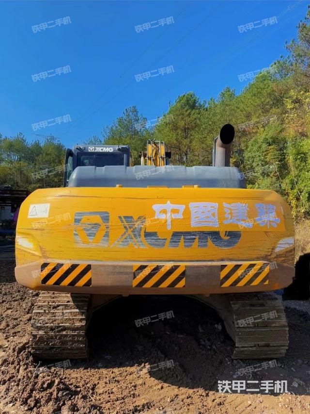 駕駛室頂部（整機外觀）