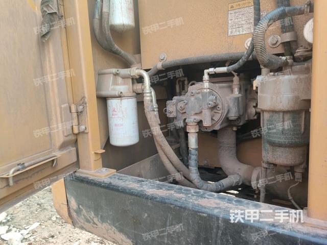 液壓泵斜45?右(大件艙室) 液壓泵斜45?右(大件艙室)