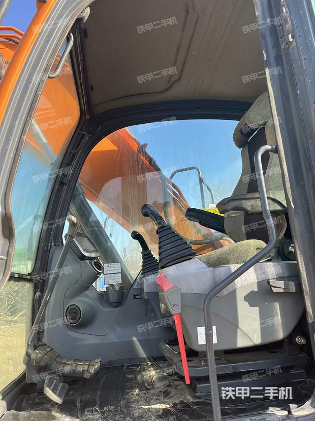 駕駛室整體（整機(jī)外觀）