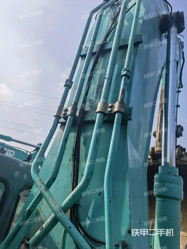 大臂背部俯視(工作和回轉(zhuǎn)裝置) 大臂背部俯視(工作和回轉(zhuǎn)裝置)