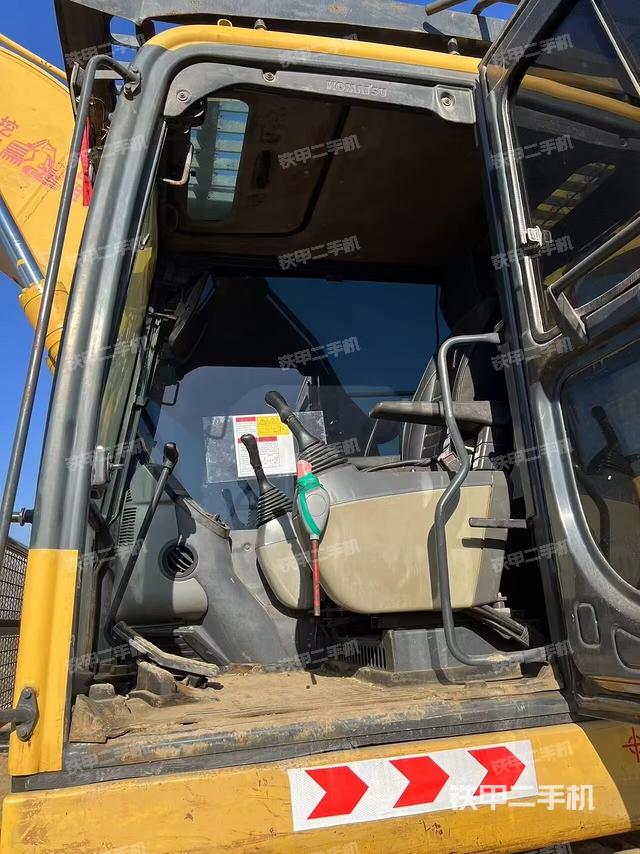 駕駛室整體（整機外觀）