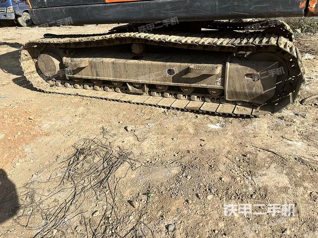 單側(cè)履帶整體（整機(jī)外觀）