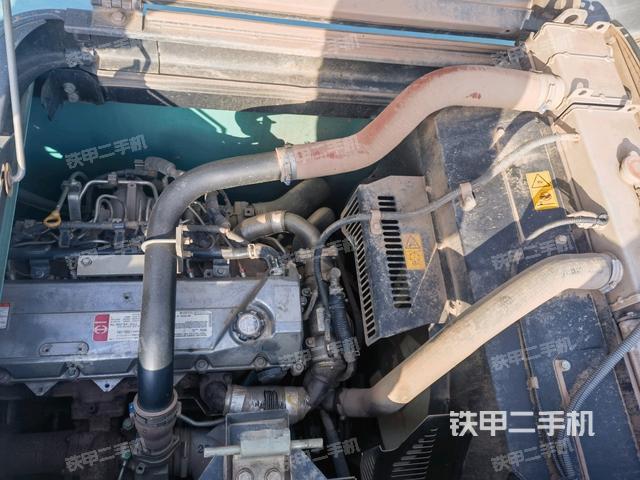 發(fā)動(dòng)機(jī)室（上車部件）