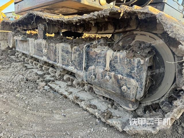 單側(cè)履帶整體（整機(jī)外觀）