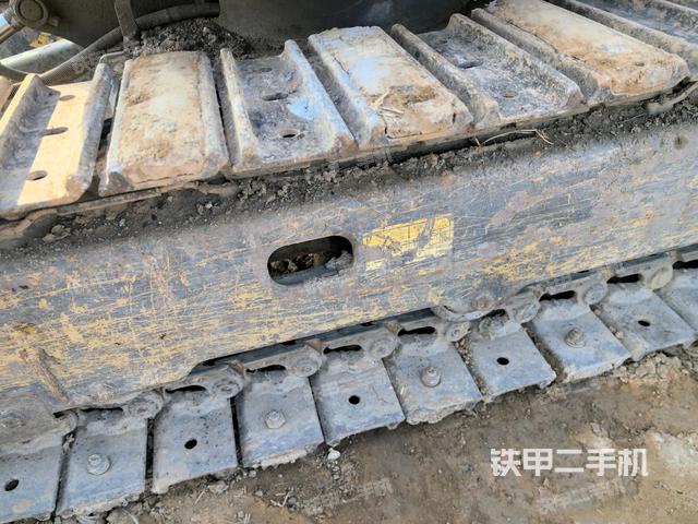 左驅(qū)動輪（行走機(jī)構(gòu)）