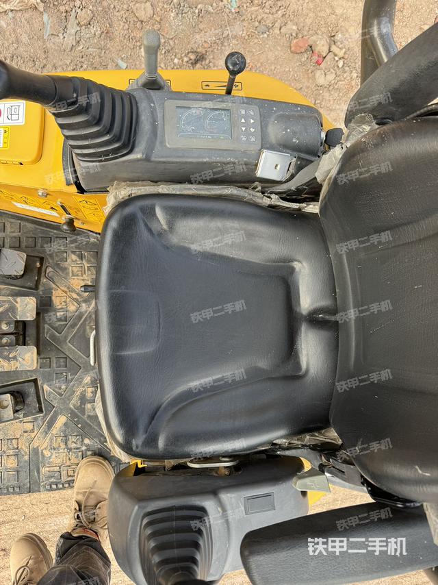 駕駛室整體（整機(jī)外觀）