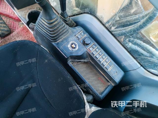 座椅左側(cè)控制臺/音響/含左手柄（駕駛室部分）