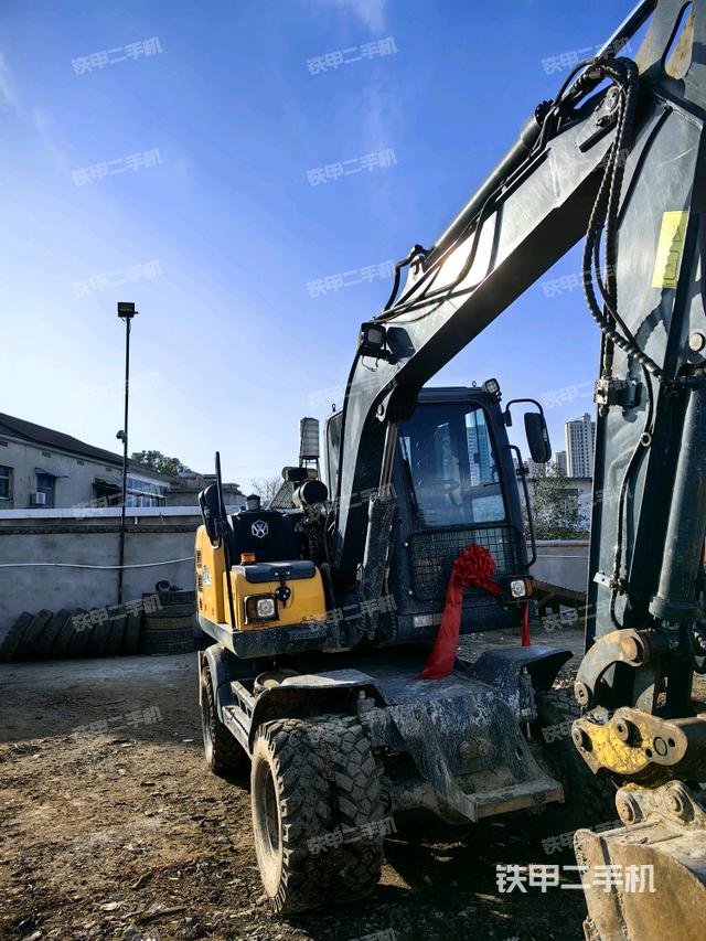 右前45(整機(jī)外觀) 右前45(整機(jī)外觀)