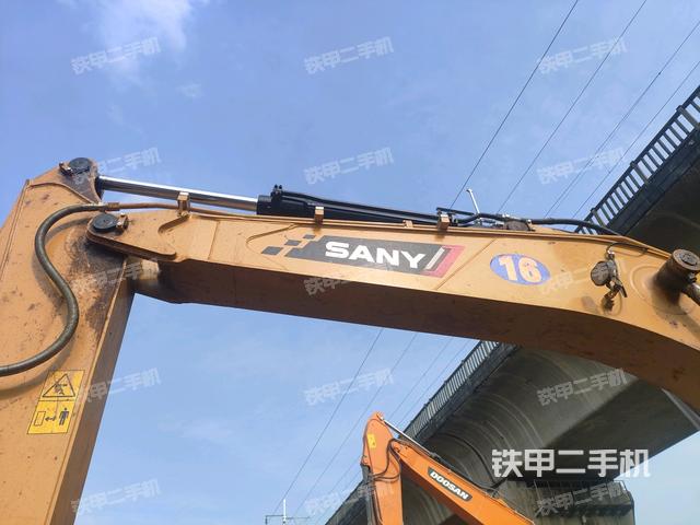 大臂整體?右側(cè)(工作和回轉(zhuǎn)裝置) 大臂整體?右側(cè)(工作和回轉(zhuǎn)裝置)