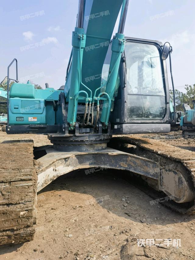轉(zhuǎn)盤和下車架正前(工作和回轉(zhuǎn)裝置) 轉(zhuǎn)盤和下車架正前(工作和回轉(zhuǎn)裝置)