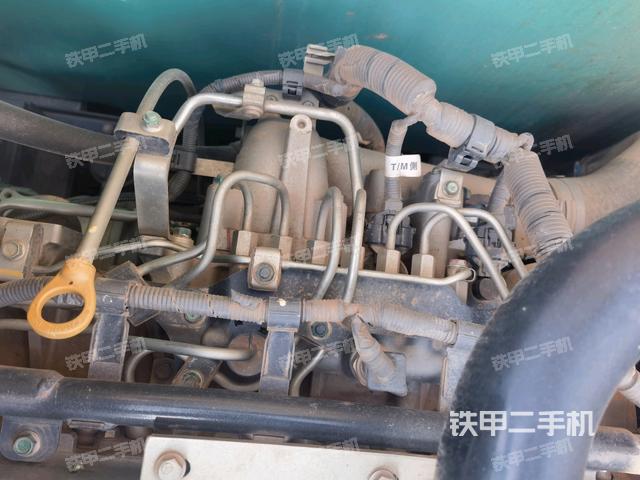 氣門室蓋螺絲特寫（上車部件）