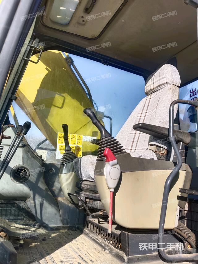 駕駛室整體（整機外觀）