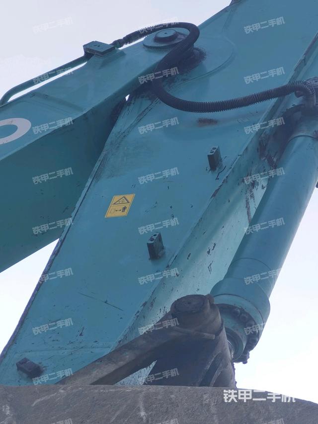 大臂油缸整體?豎拍(工作和回轉(zhuǎn)裝置) 大臂油缸整體?豎拍(工作和回轉(zhuǎn)裝置)