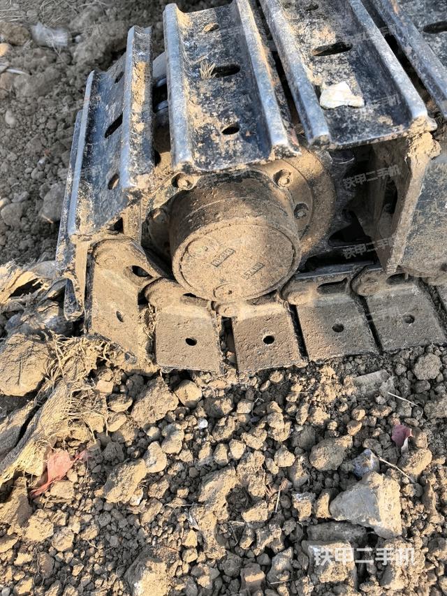 右驅(qū)動輪（行走機(jī)構(gòu)）