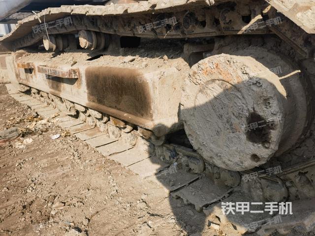 右側(cè)履帶整體(行走機(jī)構(gòu)) 右側(cè)履帶整體(行走機(jī)構(gòu))