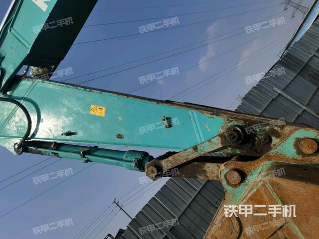大臂油缸整體?豎拍(工作和回轉(zhuǎn)裝置) 大臂油缸整體?豎拍(工作和回轉(zhuǎn)裝置)