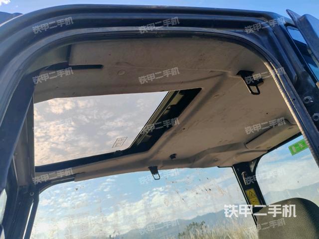 頂棚整體(駕駛室部分) 頂棚整體(駕駛室部分)