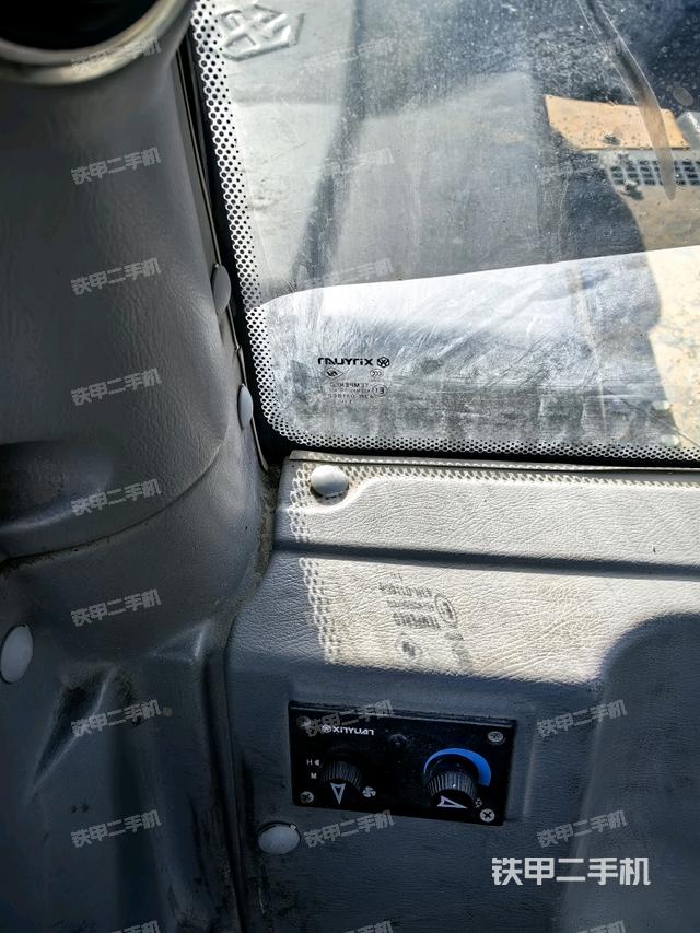 后窗玻璃角標(biāo)（駕駛室部分）