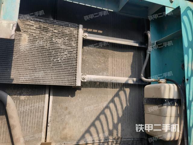 散熱器正面(大件艙室) 散熱器正面(大件艙室)