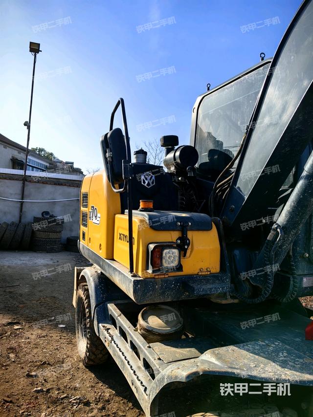 右后45(整機(jī)外觀) 右后45(整機(jī)外觀)