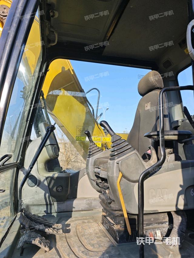 駕駛室整體（整機外觀）