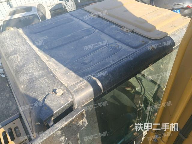 鏟斗右后整體(工作和回轉(zhuǎn)裝置) 鏟斗右后整體(工作和回轉(zhuǎn)裝置)