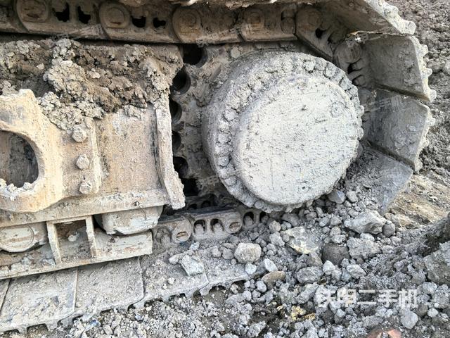 右驅動輪（行走機構）