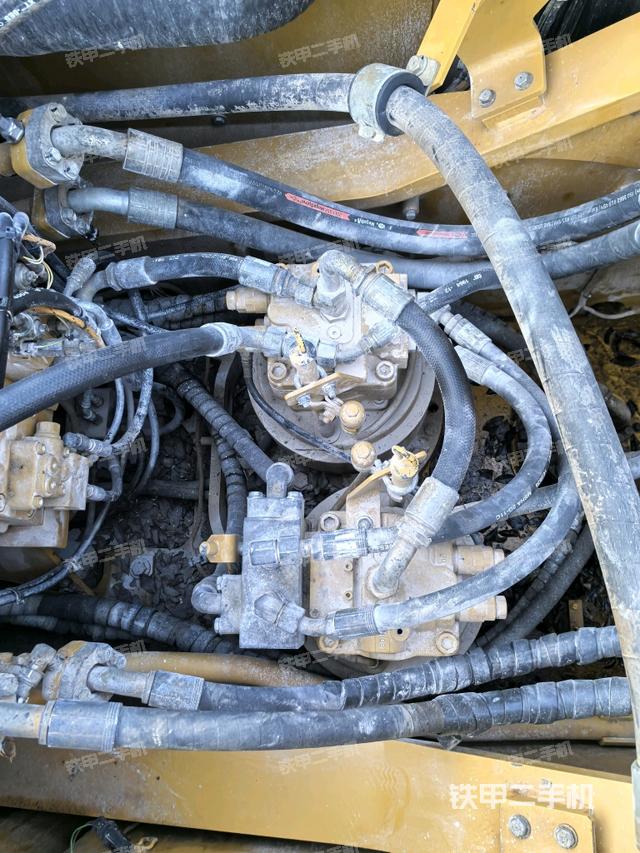 回轉(zhuǎn)馬達（上車部件）