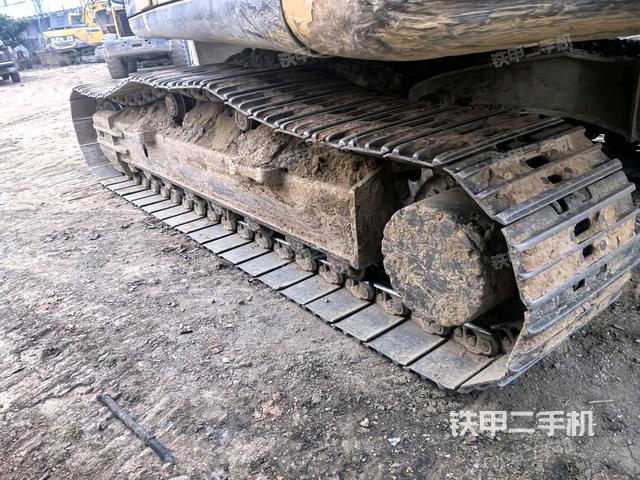 左側(cè)履帶整體?（行走機(jī)構(gòu)）