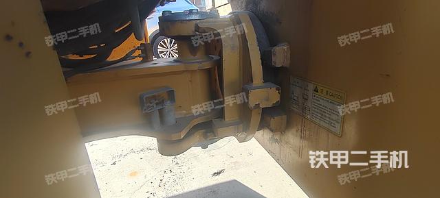 前輪左側(cè)減震塊連接及部件（壓路機前后車架）