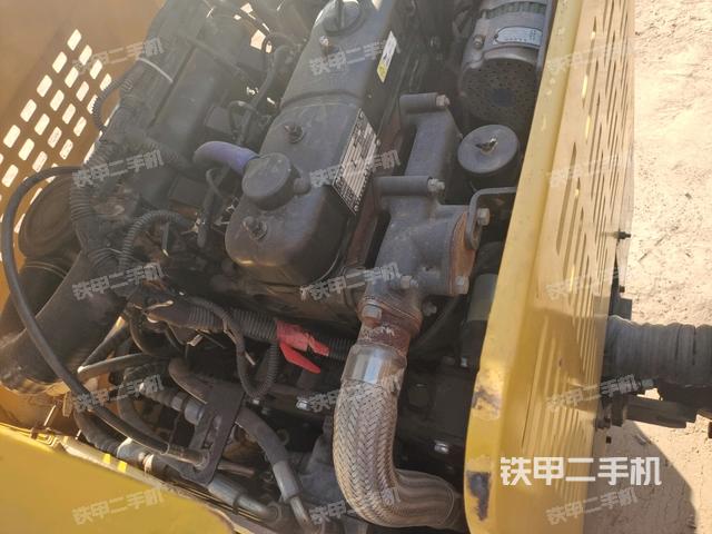 風(fēng)扇及皮帶(壓路機(jī)發(fā)動機(jī)艙) 風(fēng)扇及皮帶(壓路機(jī)發(fā)動機(jī)艙)