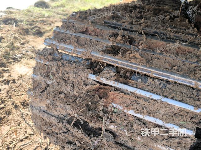 左側(cè)履帶整體?(行走機構(gòu)) 左側(cè)履帶整體?(行走機構(gòu))