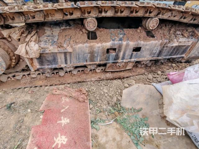 右側(cè)履帶整體(行走機(jī)構(gòu)) 右側(cè)履帶整體(行走機(jī)構(gòu))
