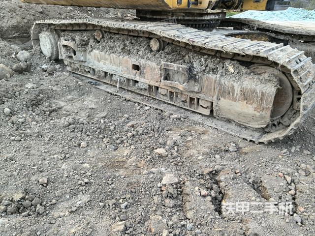 右側行走馬達蓋板（行走機構）