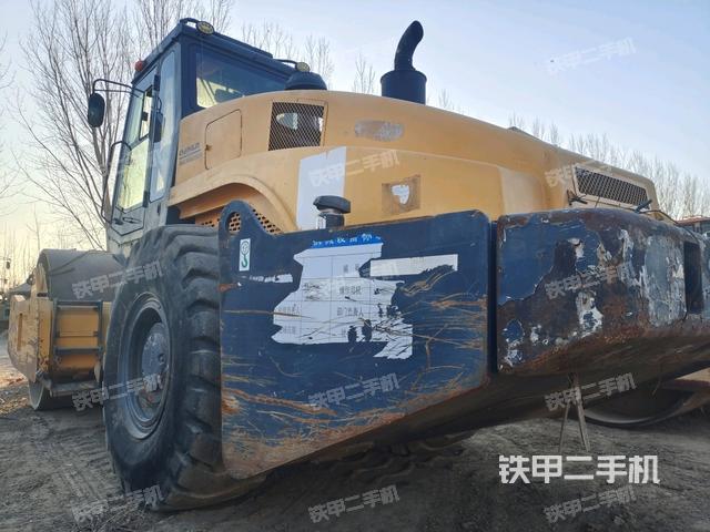 左后45°（壓路機(jī)整機(jī)外觀）