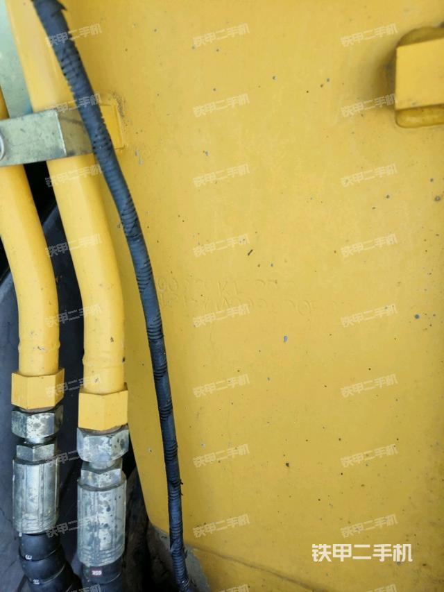 轉(zhuǎn)盤和下車架正前（工作和回轉(zhuǎn)裝置）