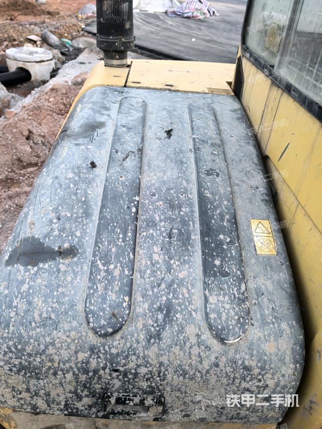 后窗玻璃角標(biāo)（駕駛室部分）