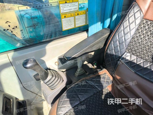 后窗玻璃角標(biāo)(駕駛室部分) 后窗玻璃角標(biāo)(駕駛室部分)