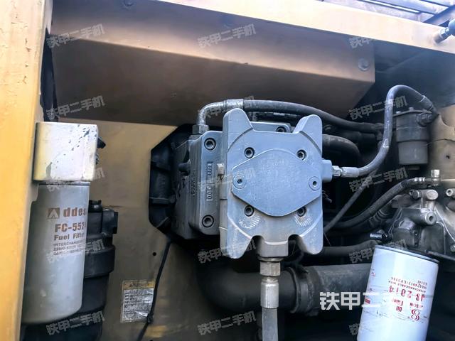 液壓泵斜45?左（大件艙室）