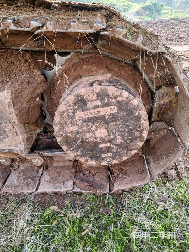 右驅(qū)動輪（行走機(jī)構(gòu)）