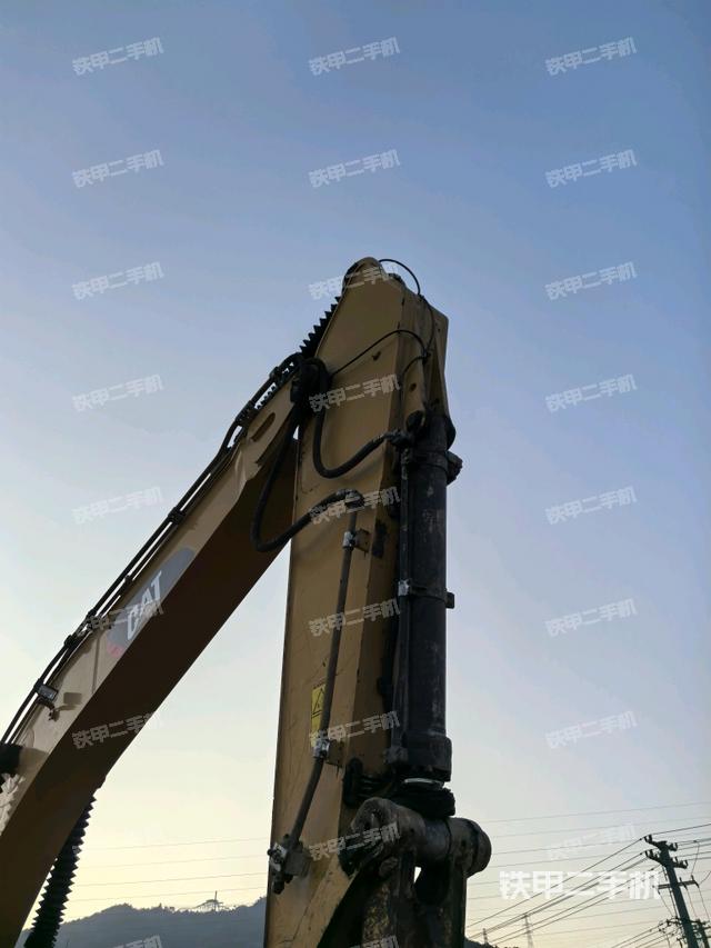 小臂整體右前（工作和回轉裝置）