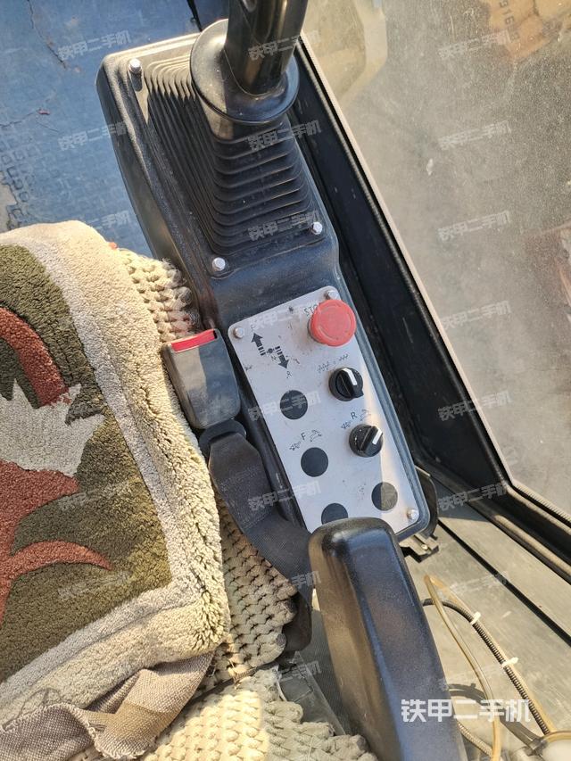 儀表盤(pán)全景（壓路機(jī)駕駛室）