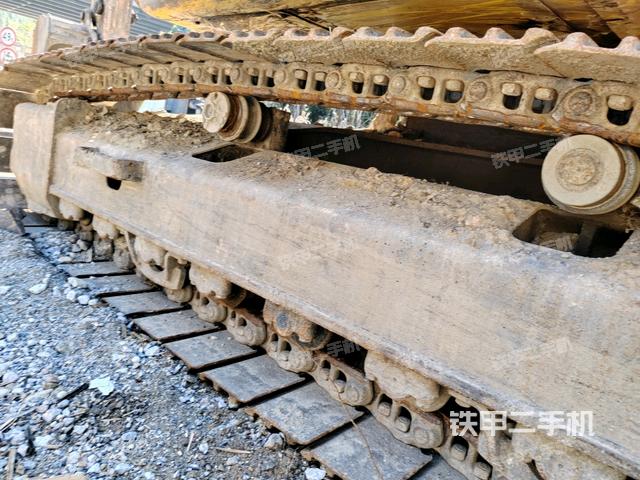 右側(cè)履帶整體(行走機(jī)構(gòu)) 右側(cè)履帶整體(行走機(jī)構(gòu))