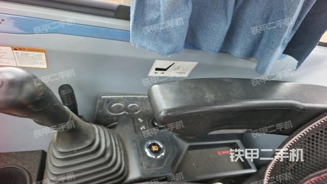 座椅右側控制臺/鑰匙門/油門/含右手柄（駕駛室部分）