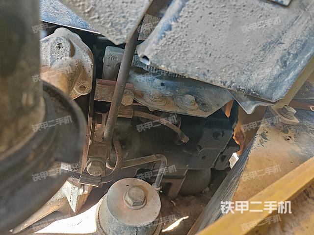 液壓泵艙室正面整體(整機(jī)外觀) 液壓泵艙室正面整體(整機(jī)外觀)
