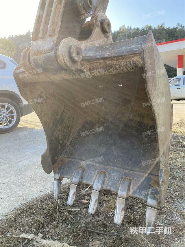 鏟斗45度(工作和回轉(zhuǎn)裝置) 鏟斗45度(工作和回轉(zhuǎn)裝置)