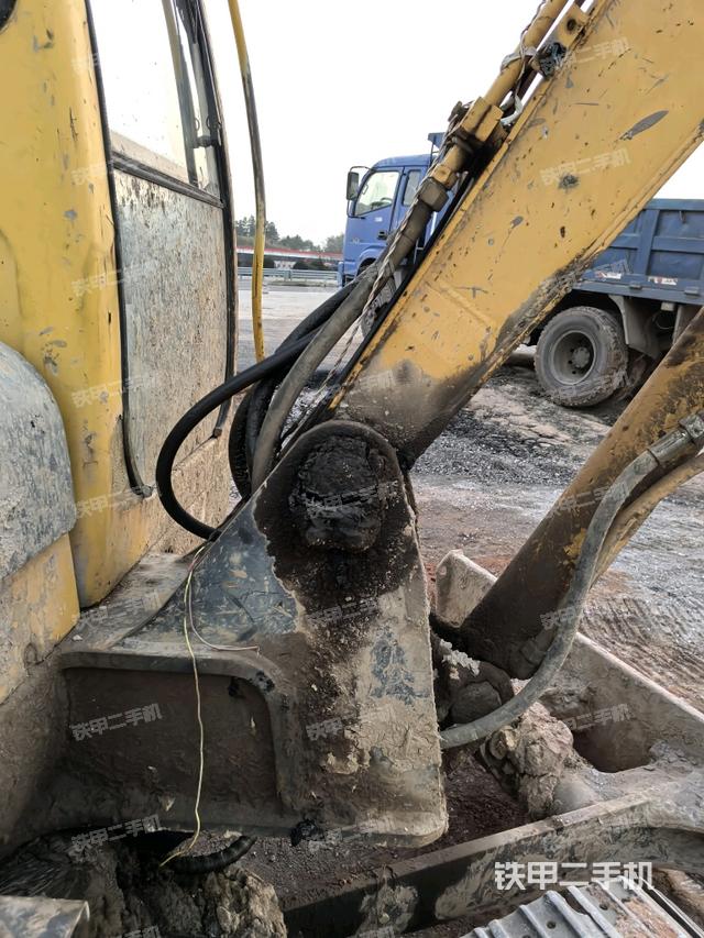 大臂根部?斜（工作和回轉(zhuǎn)裝置）